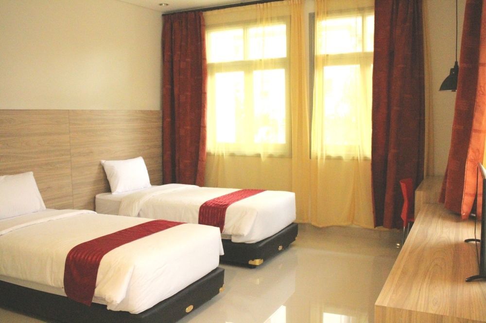 Cherry Homes Express Hotel Bandung Exterior photo